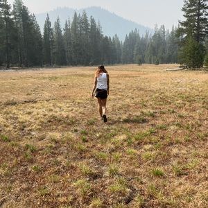 Hi Poshers 🏔✨ Welcome to my store!